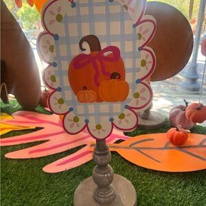 Scallop pumpkin interchangable sign with Pink Accents